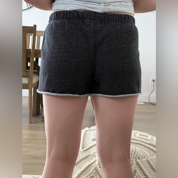 Roots sweat shorts size s - Picture 4 of 4